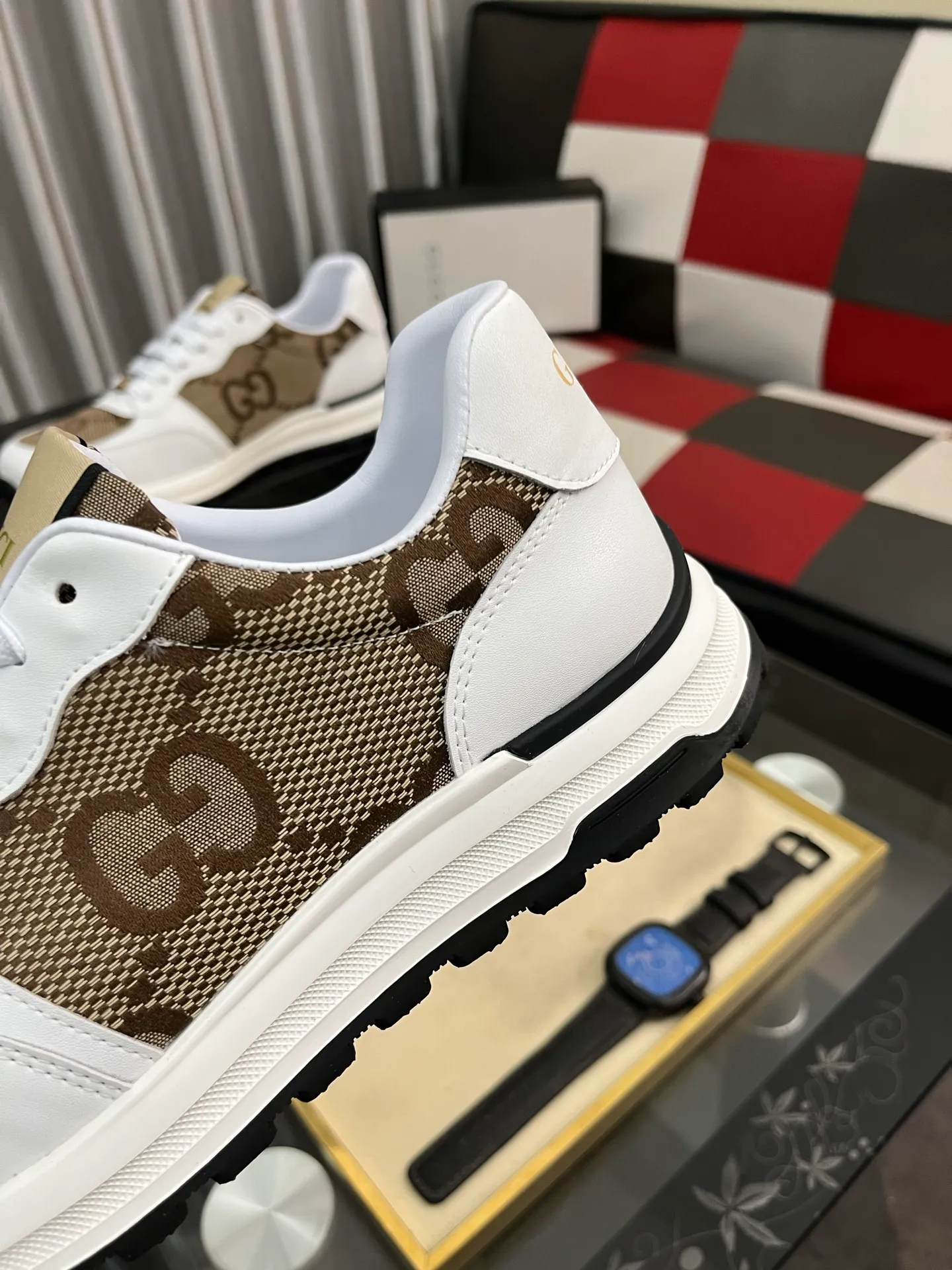 Men's shoes💰420⌚️⌚️[GUCCI] Gucci men's casual shoes are absolutely popular🔥The ultimate matching item for trendy men! The charm of super texture is irresistible, the main recommendation, the flower leather color is bright! The upper is made of high-quality cowhide + breathable fabric, sheepskin feet, wear-resistant rubber sole, noble and elegant! Extremely comfortable🎁🎁You can be as handsome as you want💪 38-442️⃣colors available